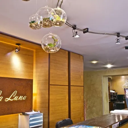 La Luna Hotel